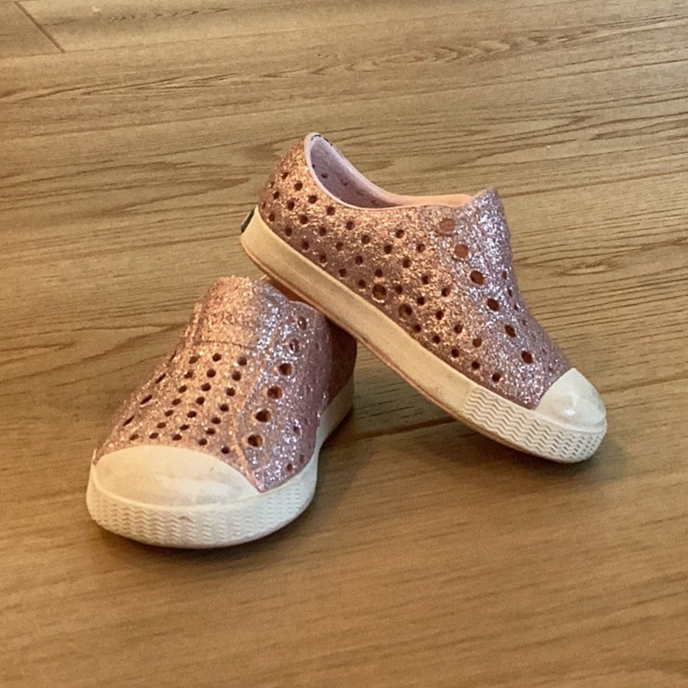 Native Shoes Bling Glitter Slip-On Sneakers Water Shoes Toddler size c4